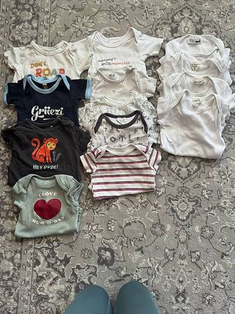 Baby Kleiderpaket Grösse 74 - Bodys (Einzeln oder als Set)