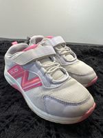 Turnschuhe, Gr. 30