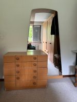 sehr schönes Bett mit Nachttischen ,Kleiderschrank &Kommode
