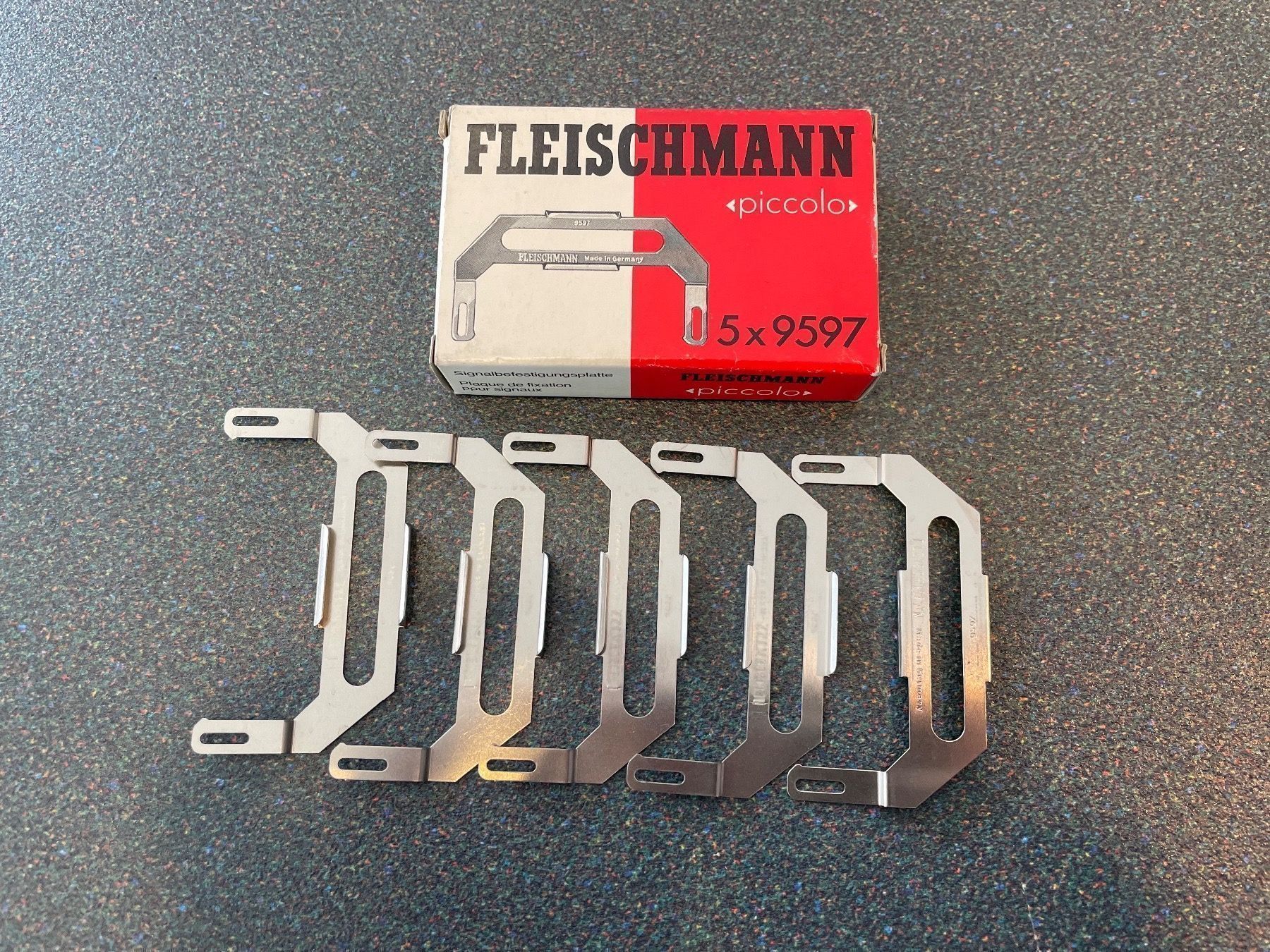 Fleischmann Modelleisenbahnen: 5x Fleischmann 9597 - Befestigungsplatte - Spur N - NEU – Gebraucht aus Chiasso von Carrara-Modellismo