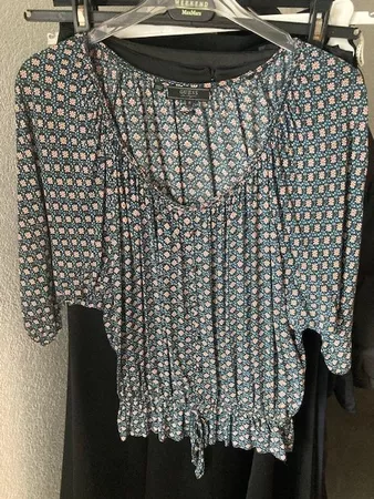 Bluse von Guess aus 100% Viskose Gr. S