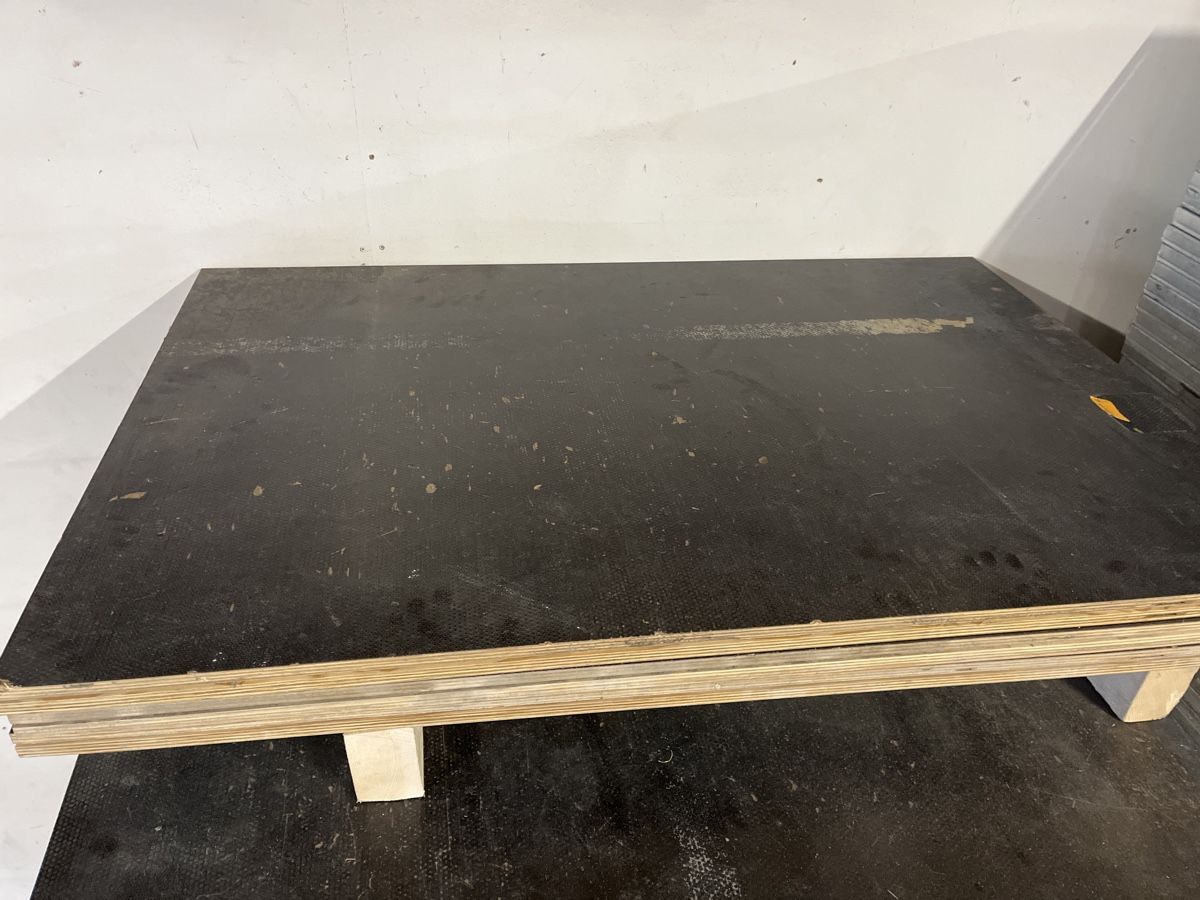Holzartikel: Siebdruckplatte – Gebraucht aus Rickenbach LU von fla_9ft6