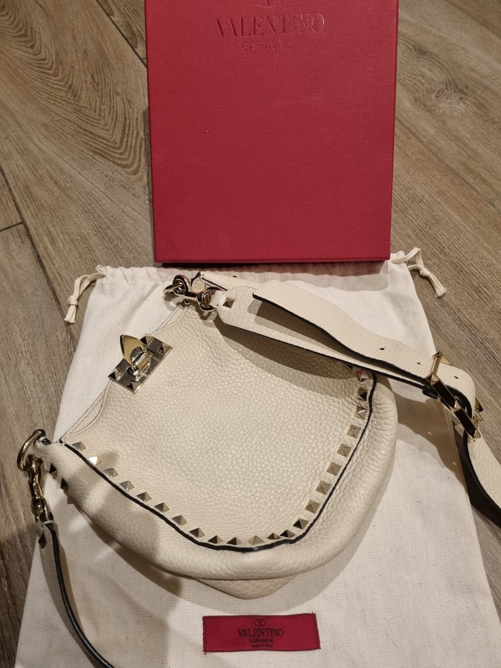 Valentino Taschen für Damen: Valentino Garavani Rockstud Hobo Small – Neu (gemäss Beschreibung) aus Uerkheim von Pod23 1