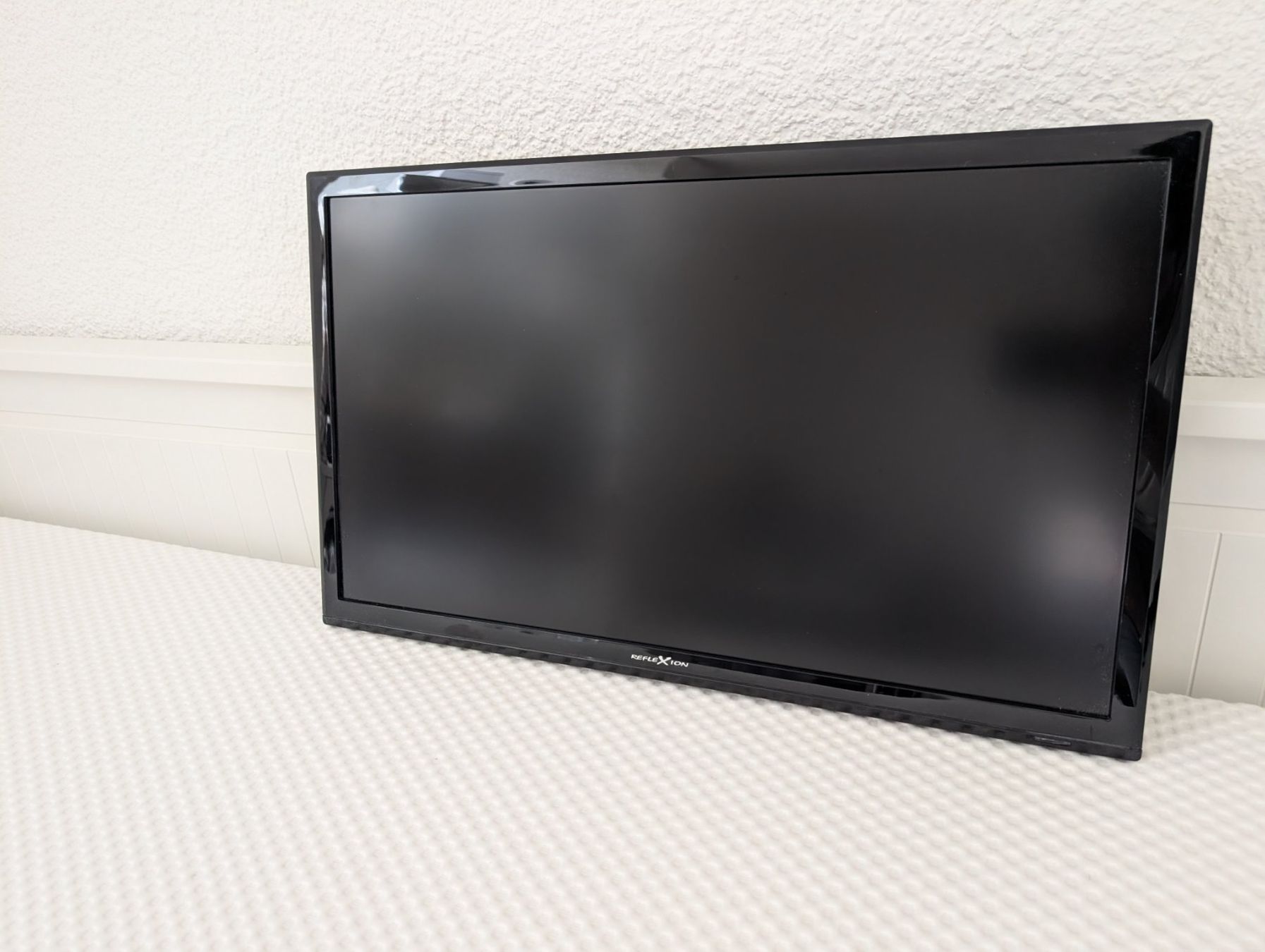 Televisori: Reflexion LDD24" Full-HD LED TV für Camper oder Boote – Usato da Rüttenen venduto da Slimshady23