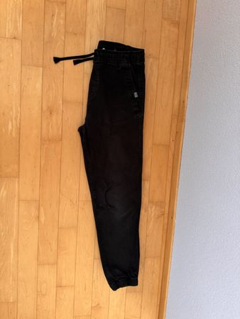 Jogger schwarz von H&M, Gr. 164