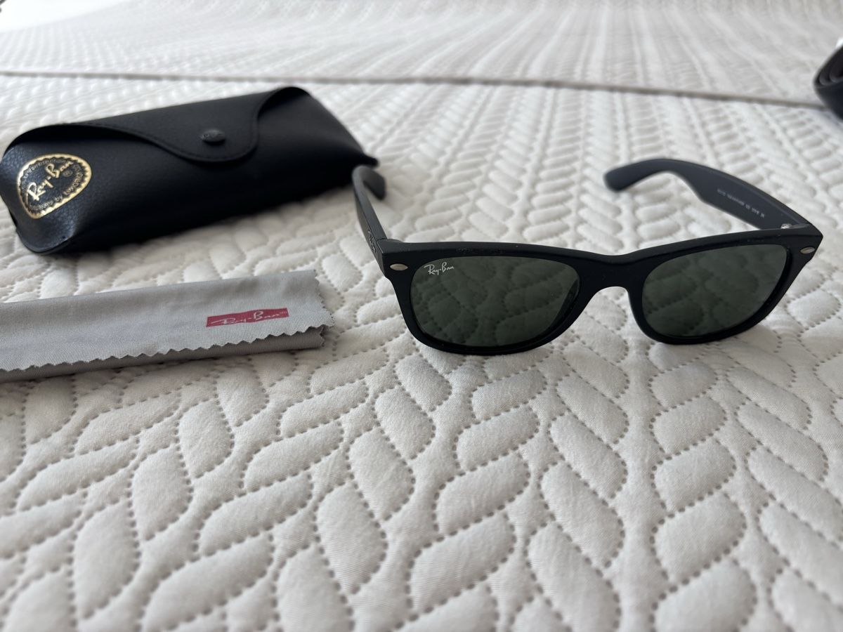 Ray-Ban Occhiali & Lenti: Rayban Sunglasses Wayfarer in Black   – Usato da Horgen venduto da lme_8kj7 1
