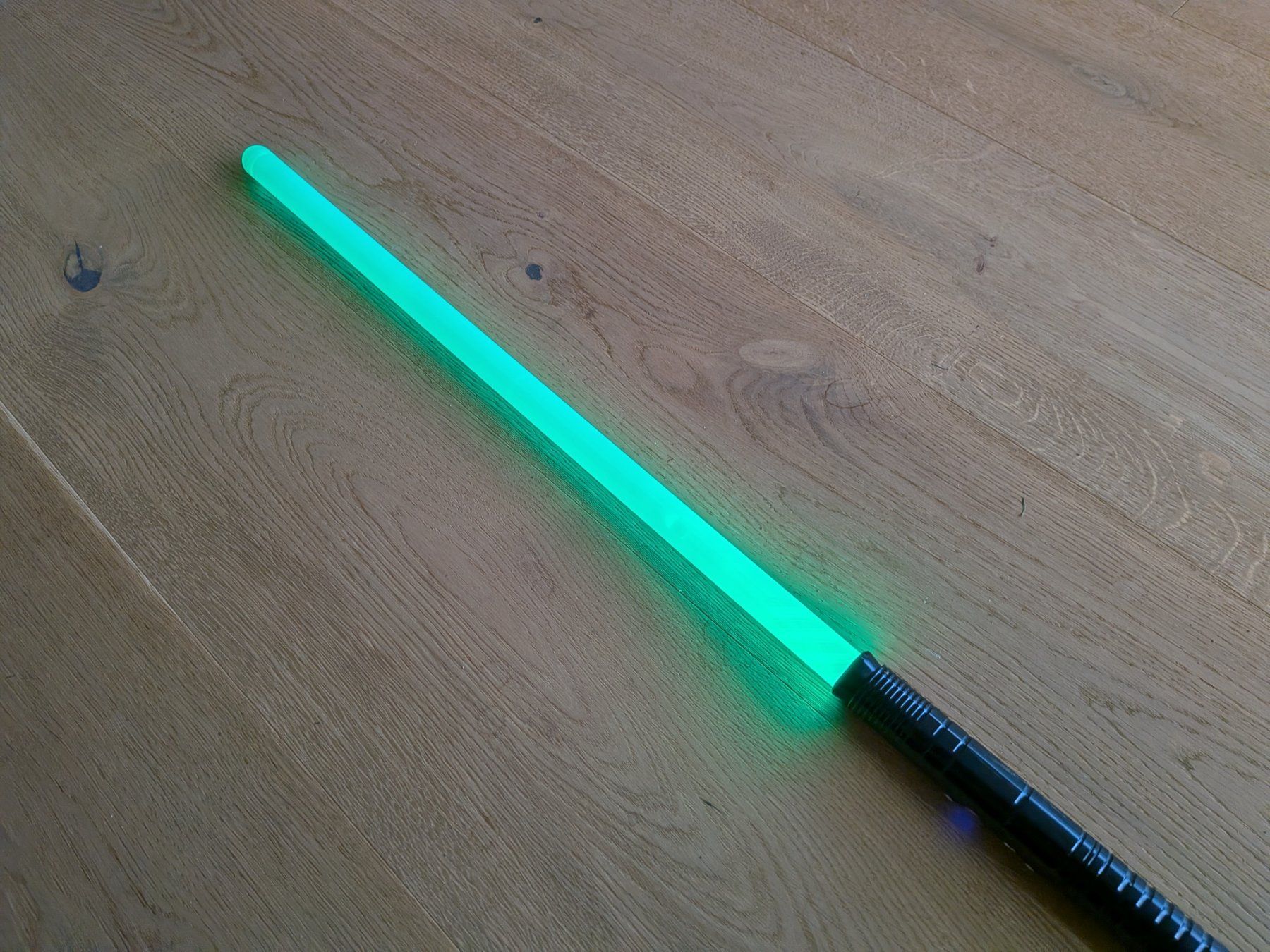 Sonstiges zu Filme & Serien: Star wars Lichtschwert mit Tönen, Farbwechsel – Gebraucht aus Biglen von And_vt2y