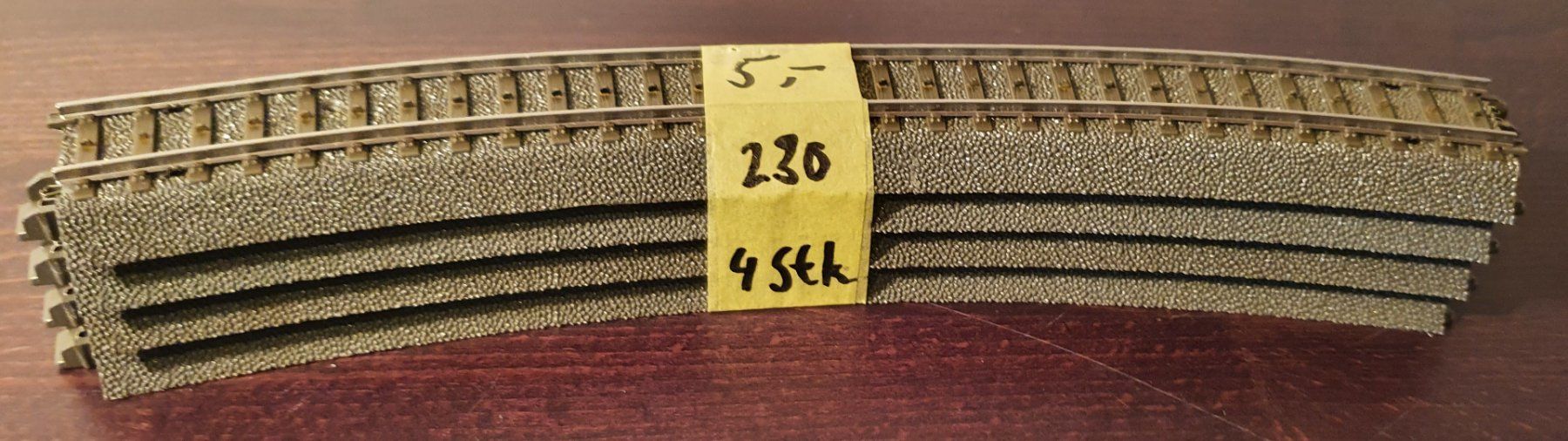Märklin Modellini di ferrovie: MÄRKLIN: 4 X C-GLEISE GEBOGEN 24230 – Usato da Biglen venduto da taunus82