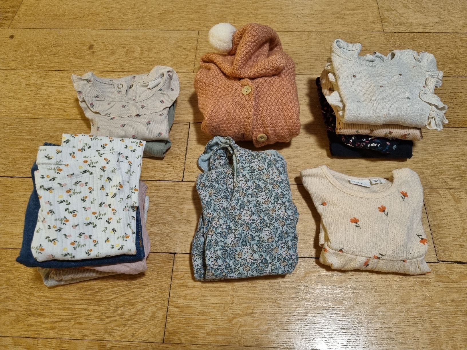 Lotti & Set di vestiti: Schönes Mädchen-Kleiderpaket Gr. 74 – Usato da Chur venduto da urs_x8x8