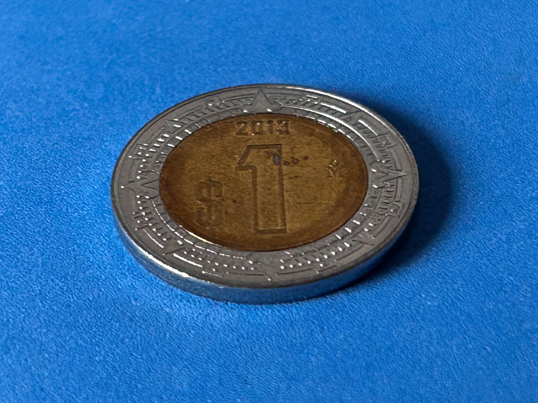 Tutti le monete: Mexico - 1 Peso 2013 – Usato da Corcelles NE venduto da AJKader 8