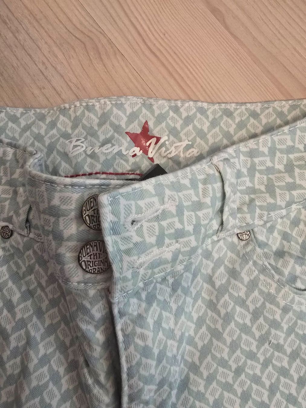 Pantaloni: Hose – Usato da Gutenswil venduto da evita.64 2