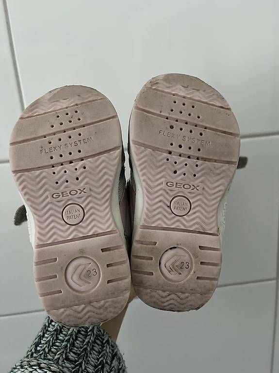 Scarpe per ragazze: Geox Turnschuhe Gr 23 – Usato da Endingen venduto da andrealita1983 3