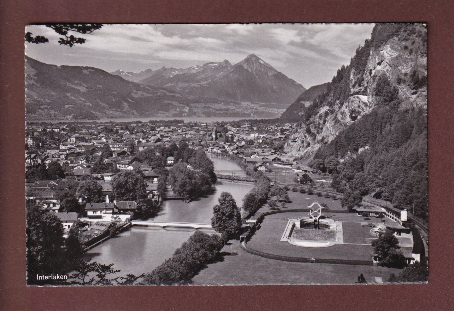 Cartoline postali: INTERLAKEN - Strandbad - Niesen – Usato da Pully venduto da nicecards