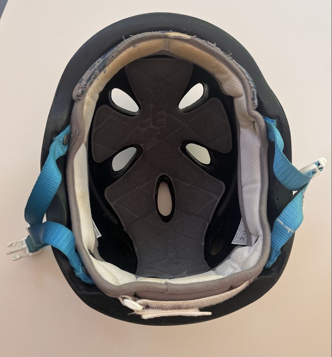 Caschi: Kinderhelm Bern Comet – Usato da Magden venduto da HipHipCH 2