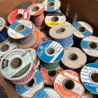 ca. 28 kg Kupferdraht M49 0.8 mm in diverse Rollen u. Farben