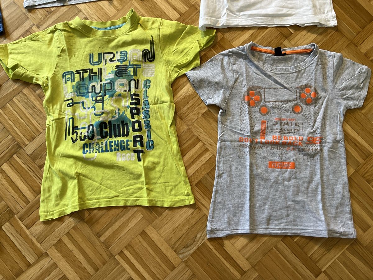 Lotti & Set di vestiti: T-Shirt-Paket - Grösse 128 – Usato da Zuchwil venduto da Commander0 3