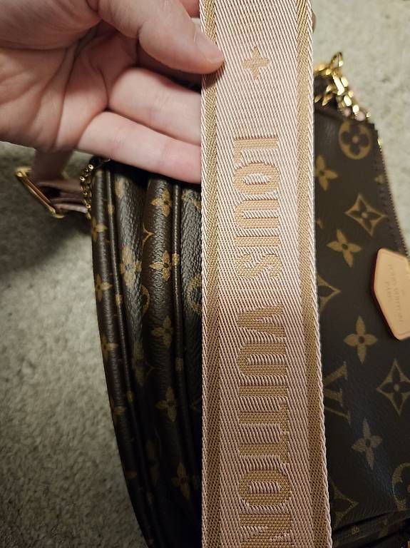 Louis Vuitton Borse da donna: Louis Vuitton Multi Pochette – Usato da Ottenbach venduto da RaRo 1