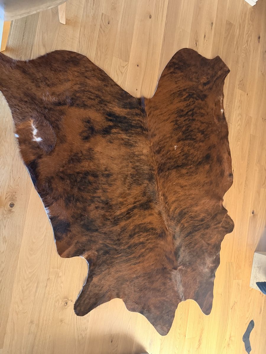 Teppiche: Cowhide Rug Brown/Black Medium Size Used – Gebraucht aus Bülach von alm_z5v7 2