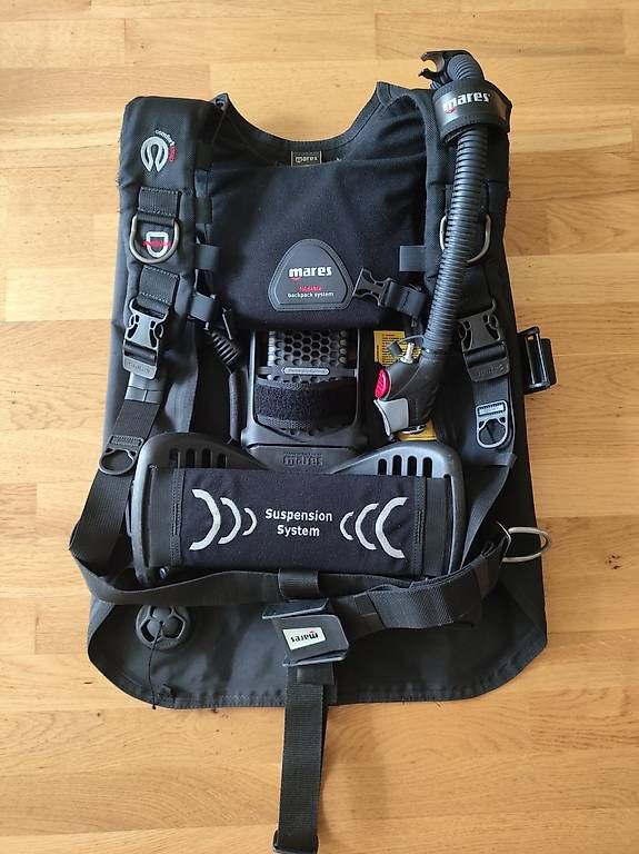 Combinaisons de plongée: Mares Hybrid Pure BCD – D'occasion à Dübendorf par Boro82