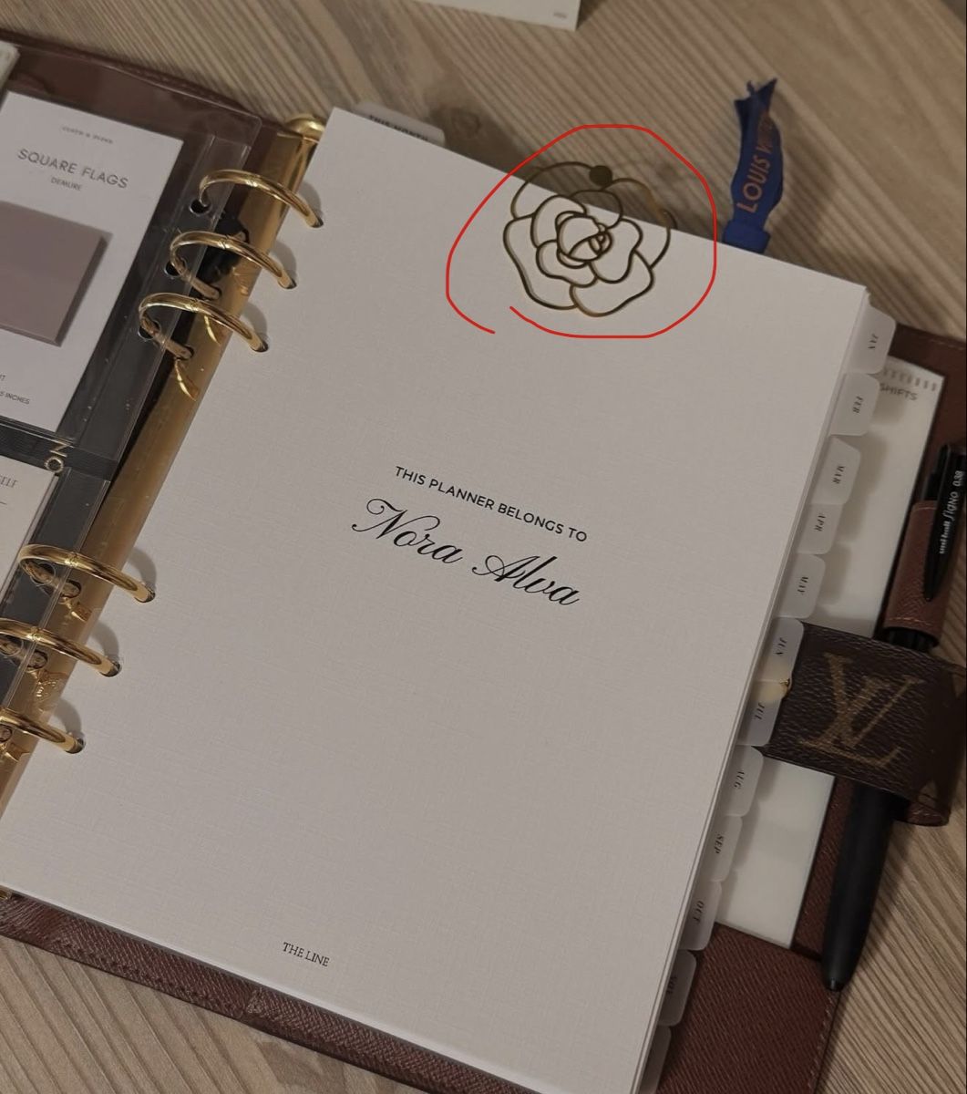 Autres collections & raretés: Chanel camellia bookmark – Neuf avec emballage d'origine à Chur par fsc.7wcp 4