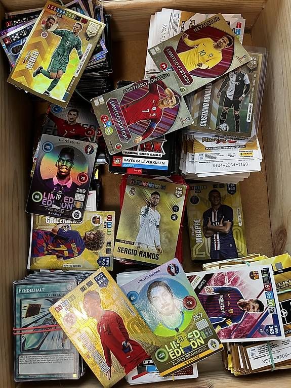 Sammelbilder & Trading cards: Fussball Karten – Gebraucht aus Rheinau von Orcas