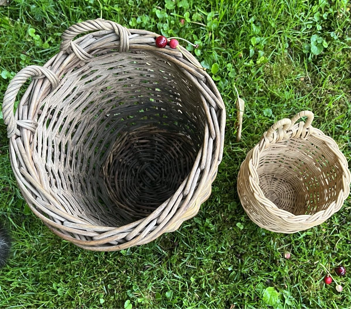 Sonstige Antiquitäten & Kunst: Kirschenkorb gross und klein – Gebraucht aus Limpach von  3