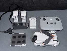 DJI Mini 3 Drohne mit Zubehör gute Zustand 3 Akkus! 