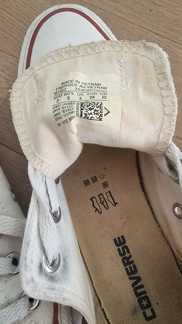 Converse Schuhe für Mädchen: Converse Chuck Taylor, weiss, Grösse 35, gebraucht – Gebraucht aus Bätterkinden von SuchenFinden02 2