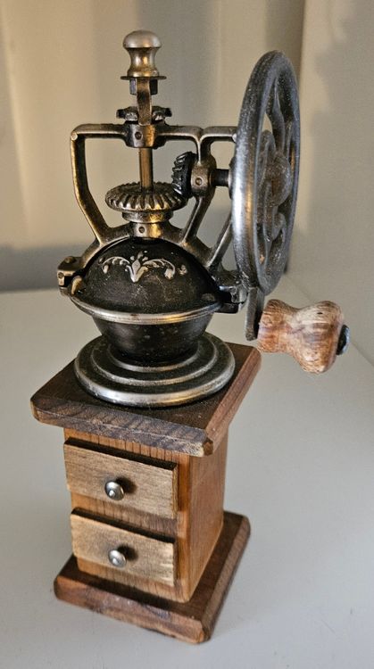 Ancien Moulin à Poivre Grec En Laiton - Doré - Fabrication Années 1920-1940