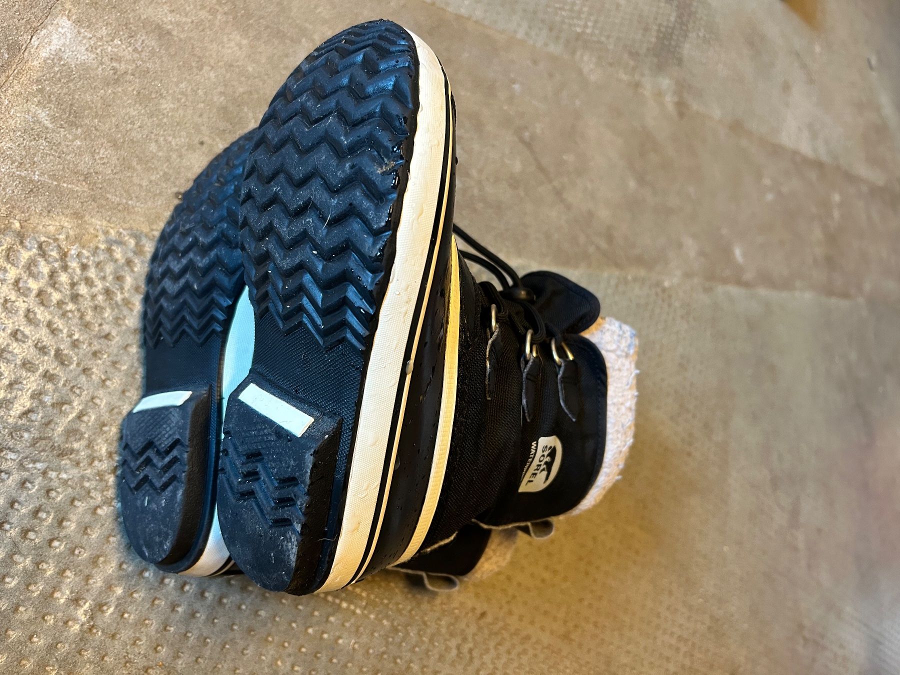 Sorel Schuhe für Jungen: Bottes Sorel 32 + baskets 32 – Gebraucht aus Tramelan von n.malkov 2