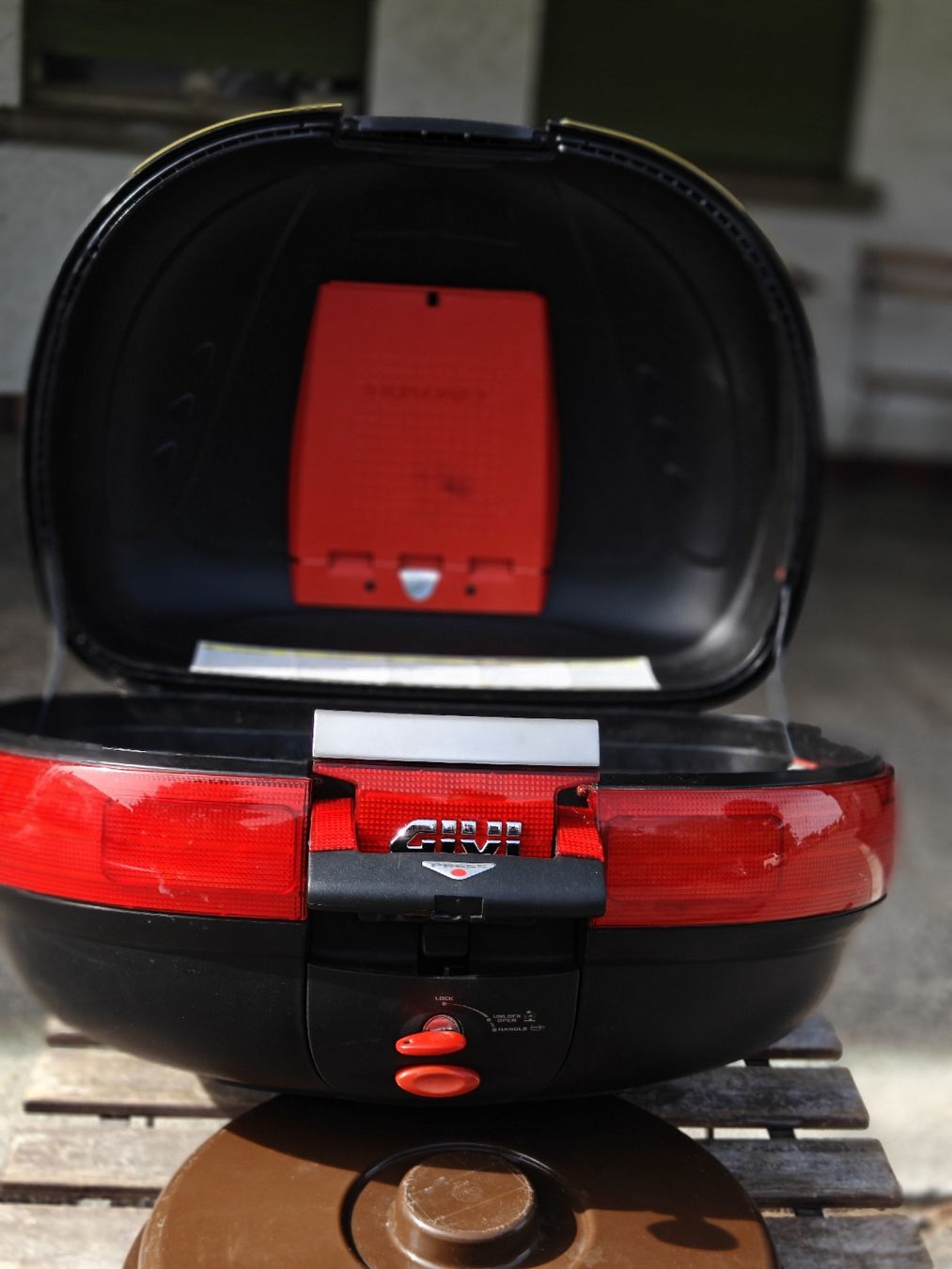 Givi Topcase: Motorradbox Marke Givi – Usato da Grenchen venduto da Thabo1581