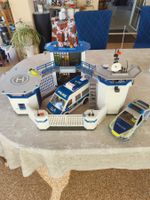 Playmobil Polizeistation mit Fahrzeugen
