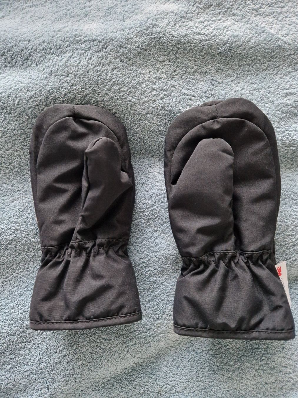 H&M Guanti: Wasserabweisende Fäustlinge grösse 86/92 – Usato da Heimberg venduto da Eleanor20 1