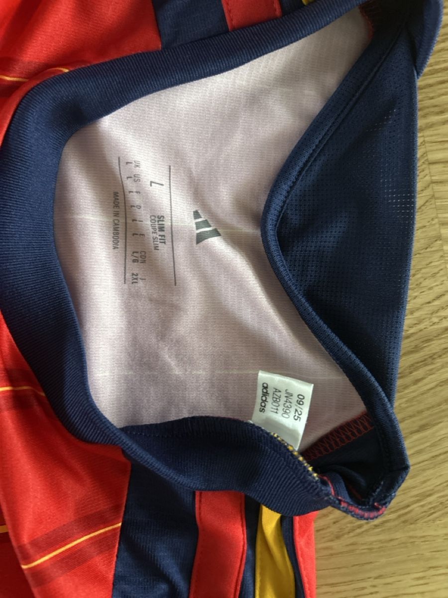 Adidas Leibchen & Hosen: Spanien Trikot Wm 2026 – Neu (gemäss Beschreibung) aus Chur von sim_5jfc 2