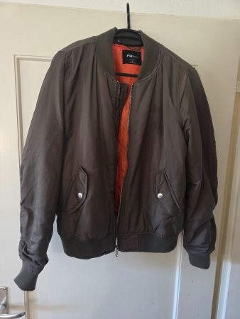 Bomber Jacke, Khaki Gr. L, Top Zustand für den Übergang