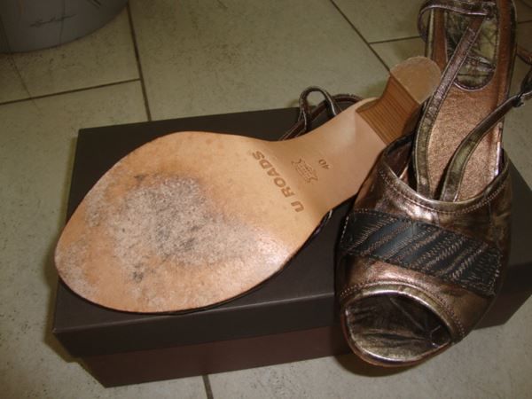 Scarpe da donna: U ROADS SOMMER PUMPS LEDER GR.40 – Usato da Rotkreuz venduto da Samballi 1
