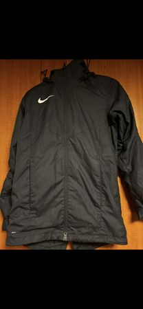 Veste Nike noire pour l'hiver, taille M, imperméable et légè