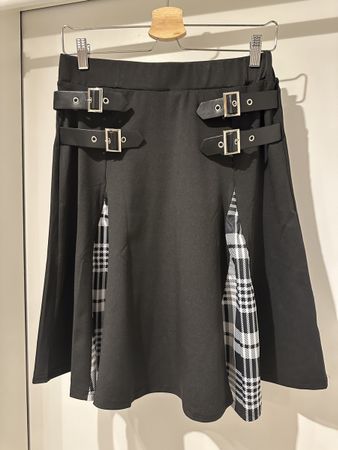 Damen Rock schwarz mit Schnallen kariert guter Zustand