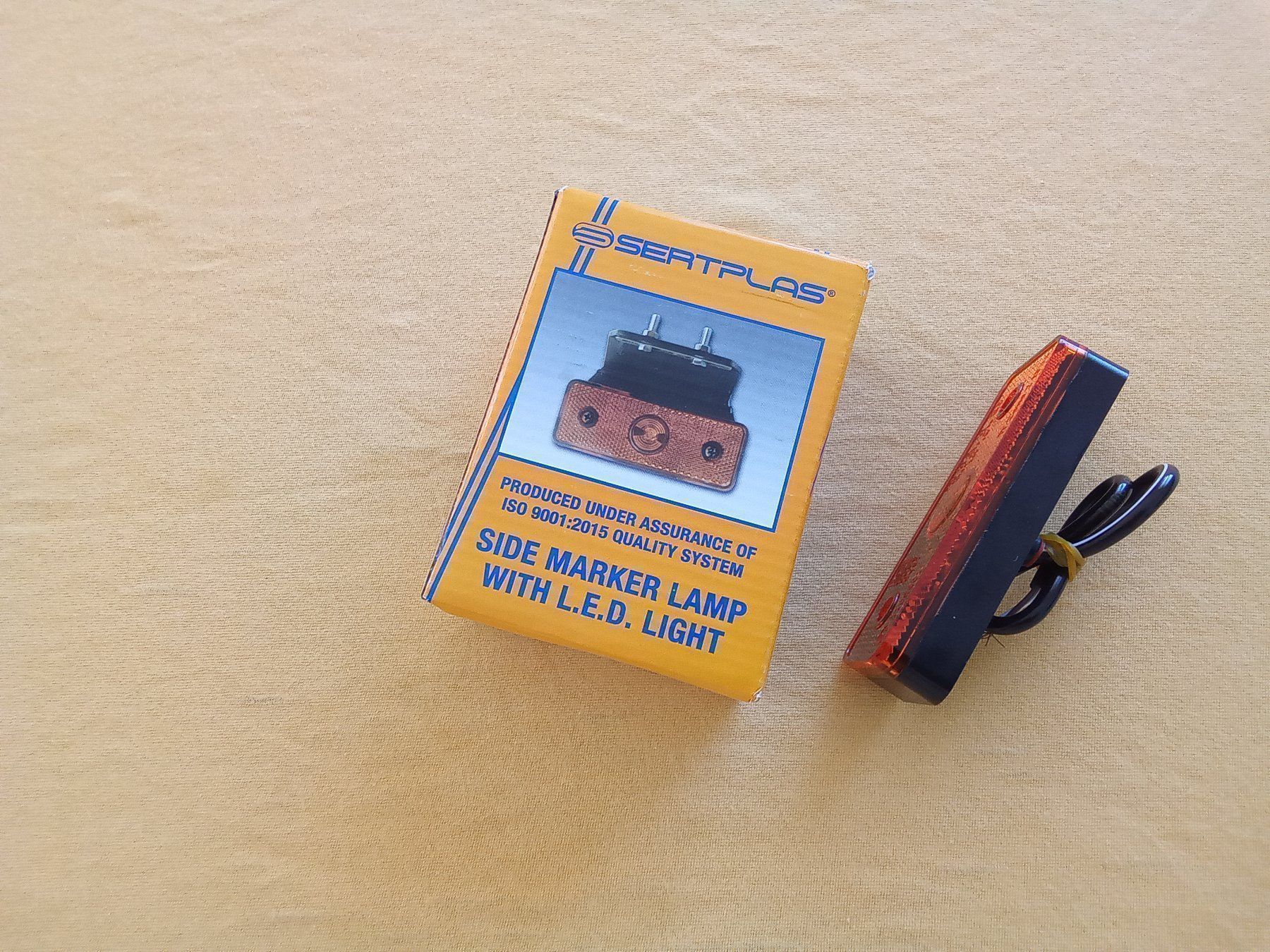Tutti pezzi di ricambio auto: Wohnmobil 2 LED Orange Seiten- Positionsleuchte – Nuovo e nell'imballaggio originale da Ostermundigen venduto da Gummibaerli63 3