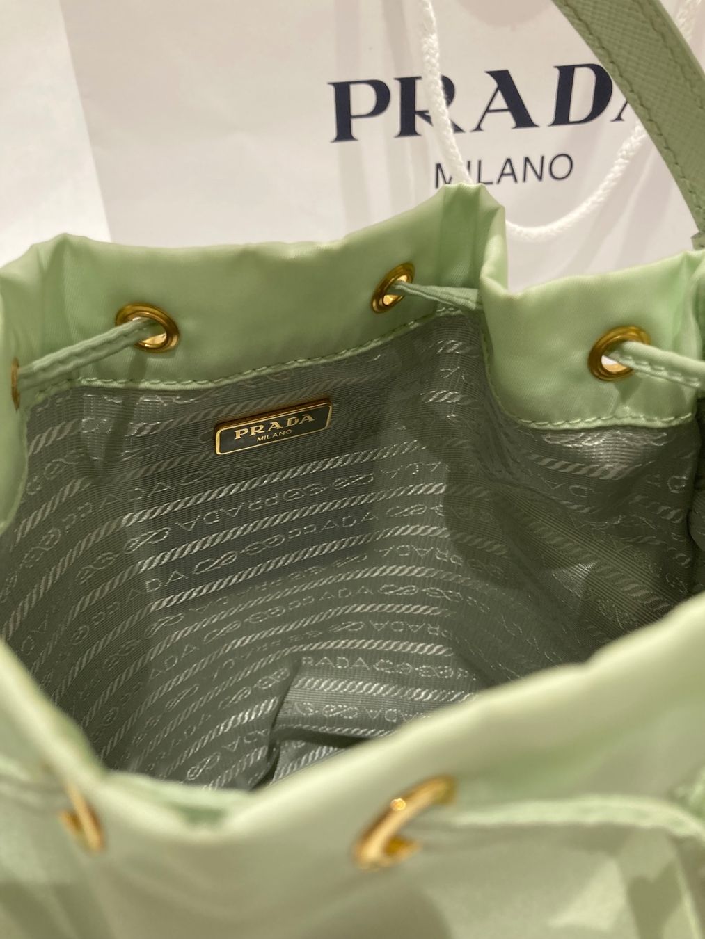 Prada Borse da donna: Prada BAG RE-NYLON – Usato da Paradiso venduto da Kayakara 4