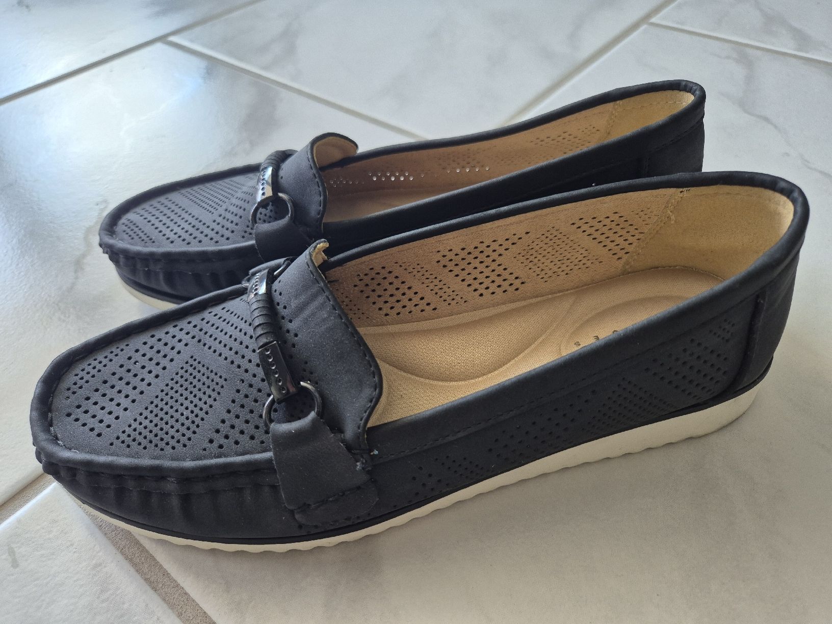 Scarpe da donna: Sommerschuhe 2 Paar Gr.38 NEU! – Nuovo (secondo la descrizione) da Oetwil am See venduto da Janina5 3