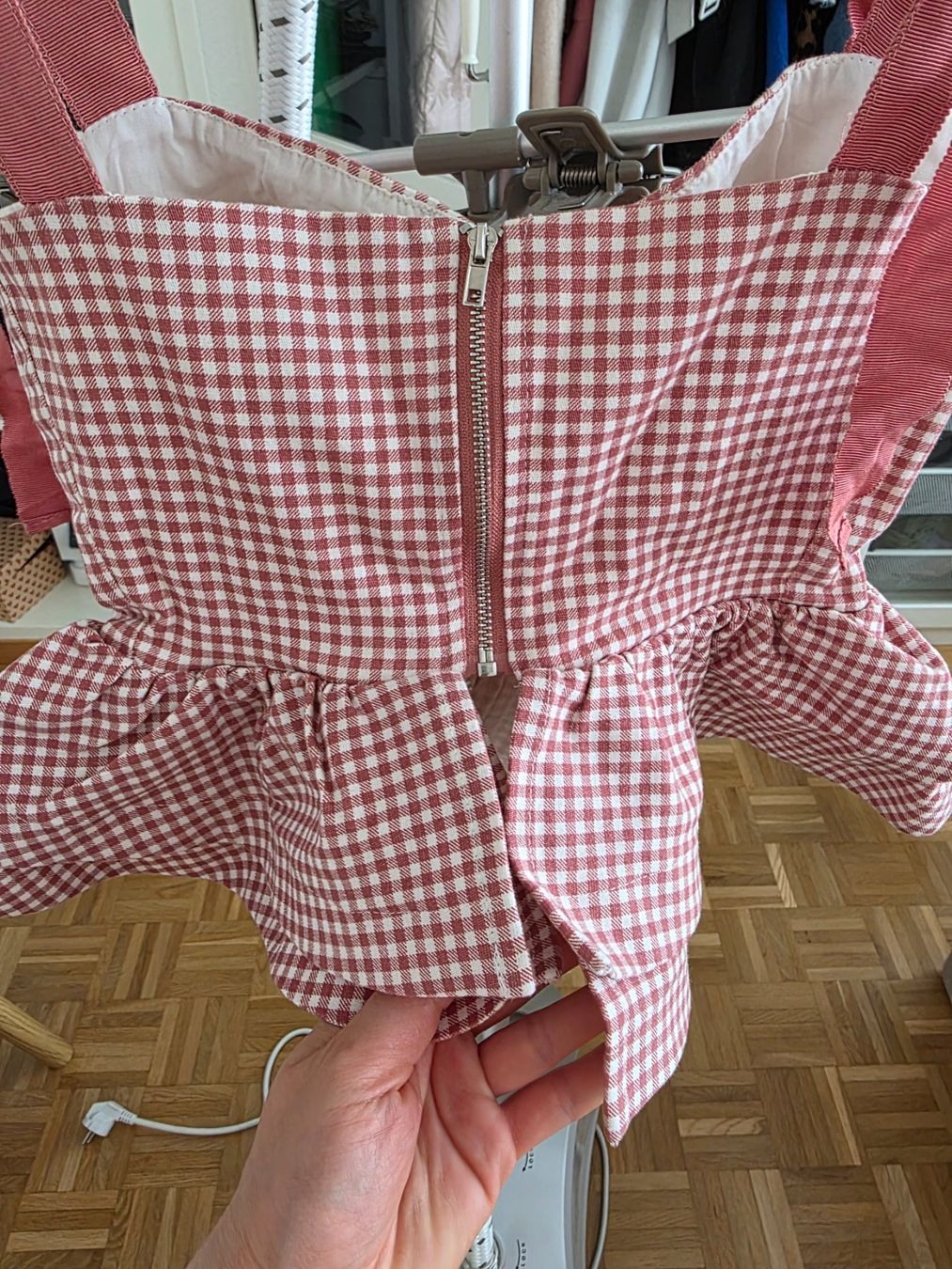 Top: Haut d'été taille S – Nuovo (secondo la descrizione) da Renens VD venduto da Iepurica19avril 1