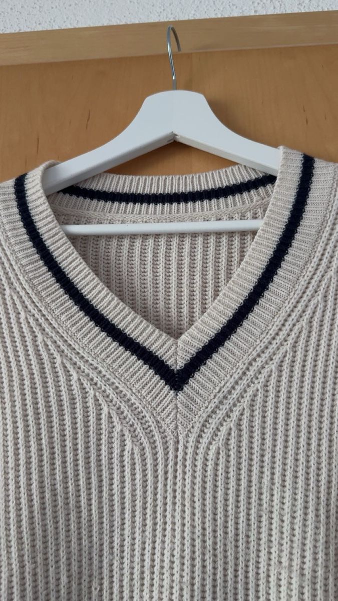Pullover & Sweatshirts: Strickpullover Damen – Gebraucht aus Wilen (Sarnen) von aninaschwab 2