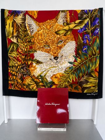 Foulard Salvatore Ferragamo motif renard 90x90cm soie