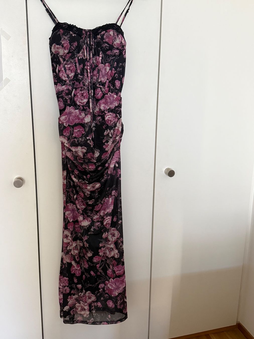 Vestiti: Schwarzes geblümtes Kleid CIDER – Usato da Zürich venduto da len_hhz2 1