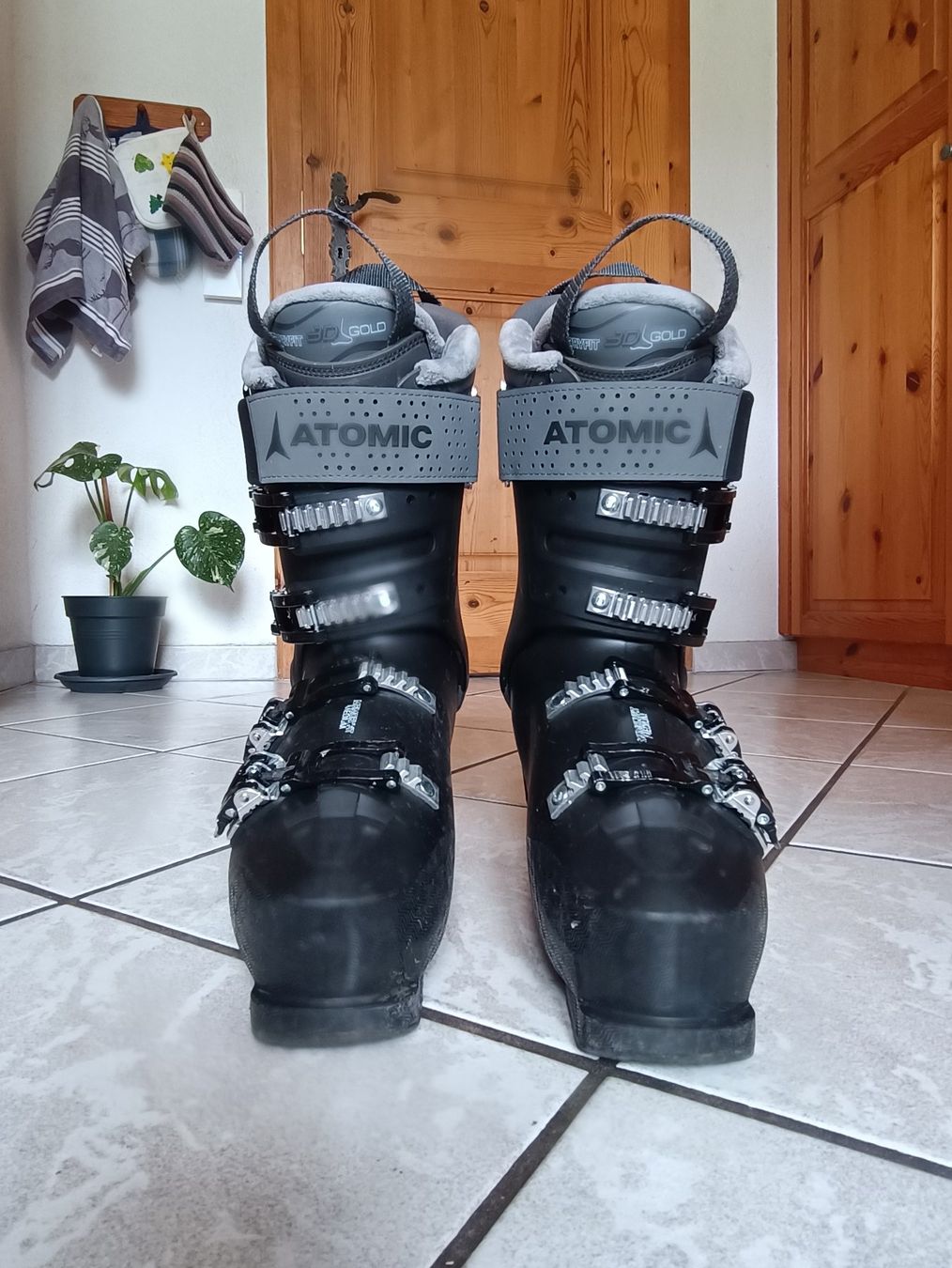 Atomic Herrenschuhe: Scarponi sci Atomic Hawx Prime 110S - 45/45.5 – Gebraucht aus Laax GR von Giacom8