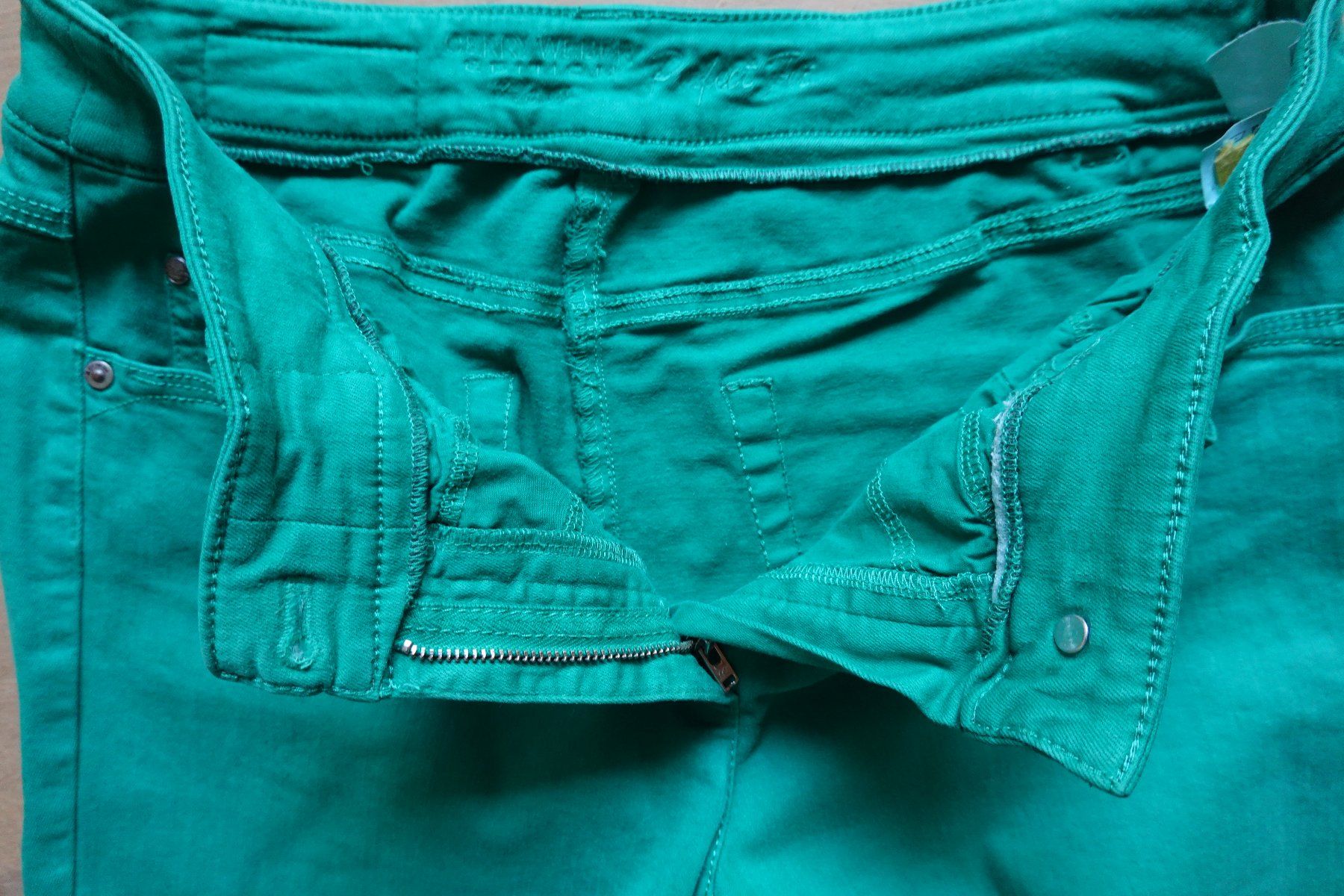 Gerry Weber Jeans: Gerry Weber Jeans grün 40 - schön erhalten – D'occasion à Jona par simongarden 1