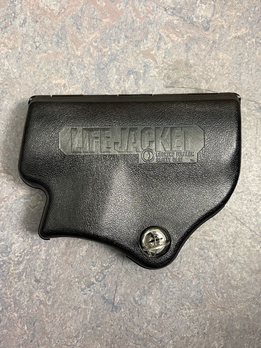 Cadenas: Life Jacket Pistol Locking Security Case Waffenschloss – D'occasion à Ziefen par buyforfree