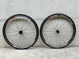 FULCRUM RACING 5 Laufradsatz 28" LRS 8-11fach TOPZUST. 2608