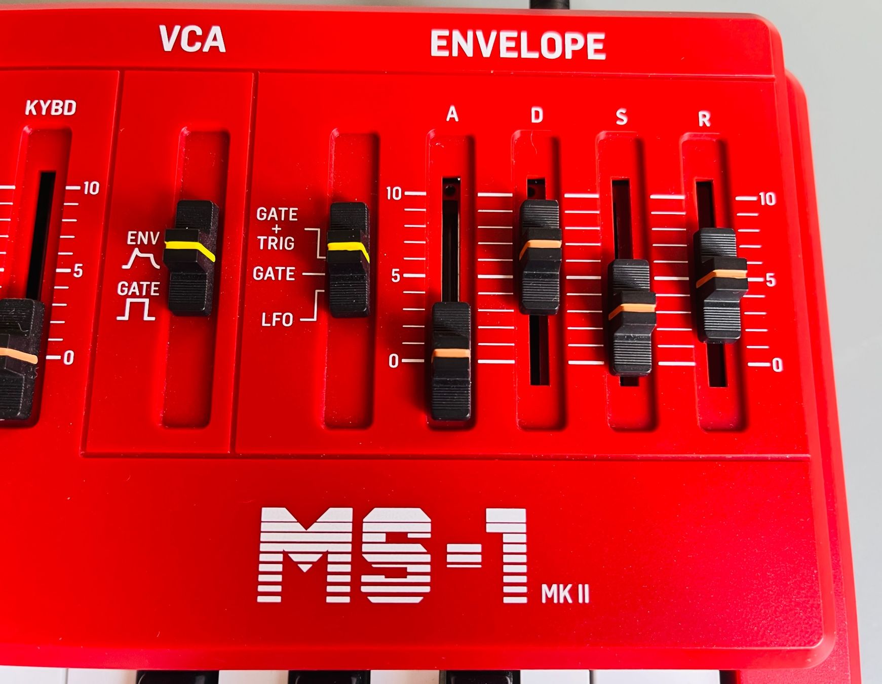 Instruments de musique: Behringer MS-1 MkII Red – D'occasion à Zürich par wataya 5